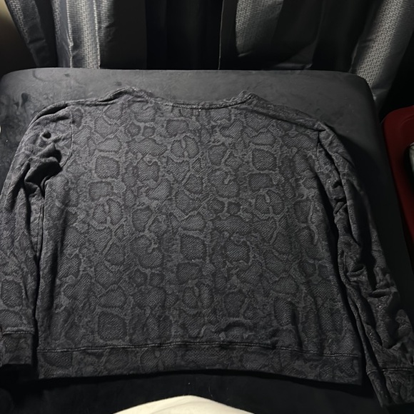 Used Sundry Long Sleeve Top - Picture 2 of 3